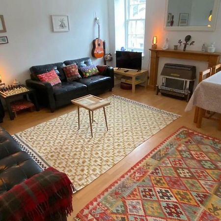 Charming 3 Bedroom Apartment In The Heart Of Vibrant Old Town Édimbourg Extérieur photo